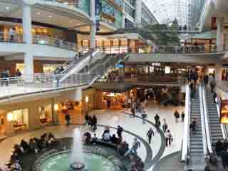 صور Toronto Eaton Centre المكان الرائع